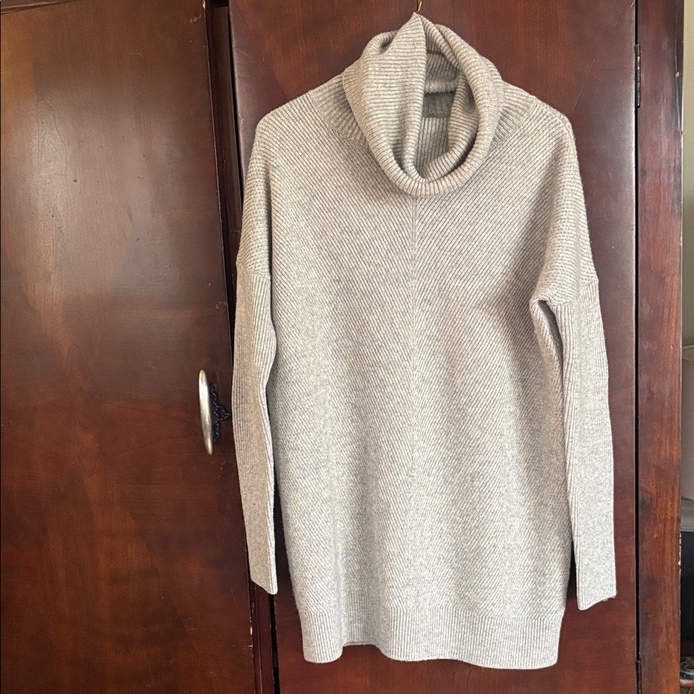 Vince small cashmere wool blend oversized turtleneck sweater